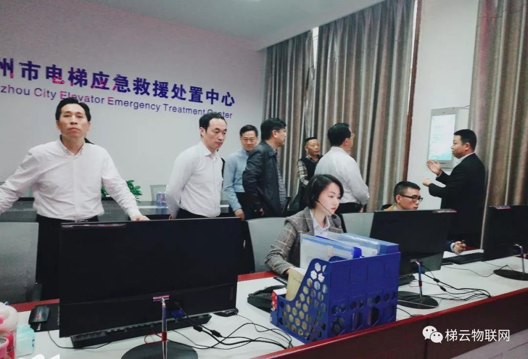 一個(gè)90后年存1.4萬(wàn)，如何變億萬(wàn)富翁？